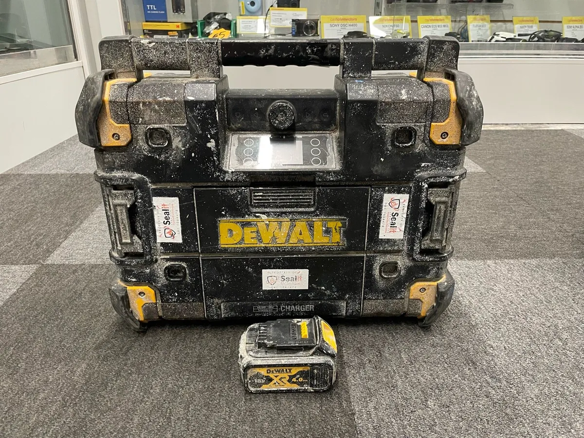 De Walt Portable Site Radio DWST1 81079 - Image 1