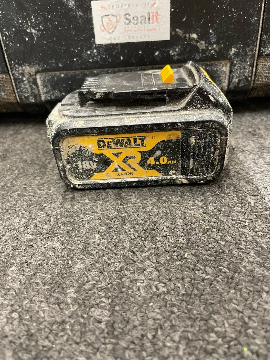 De Walt Portable Site Radio DWST1 81079 - Image 2