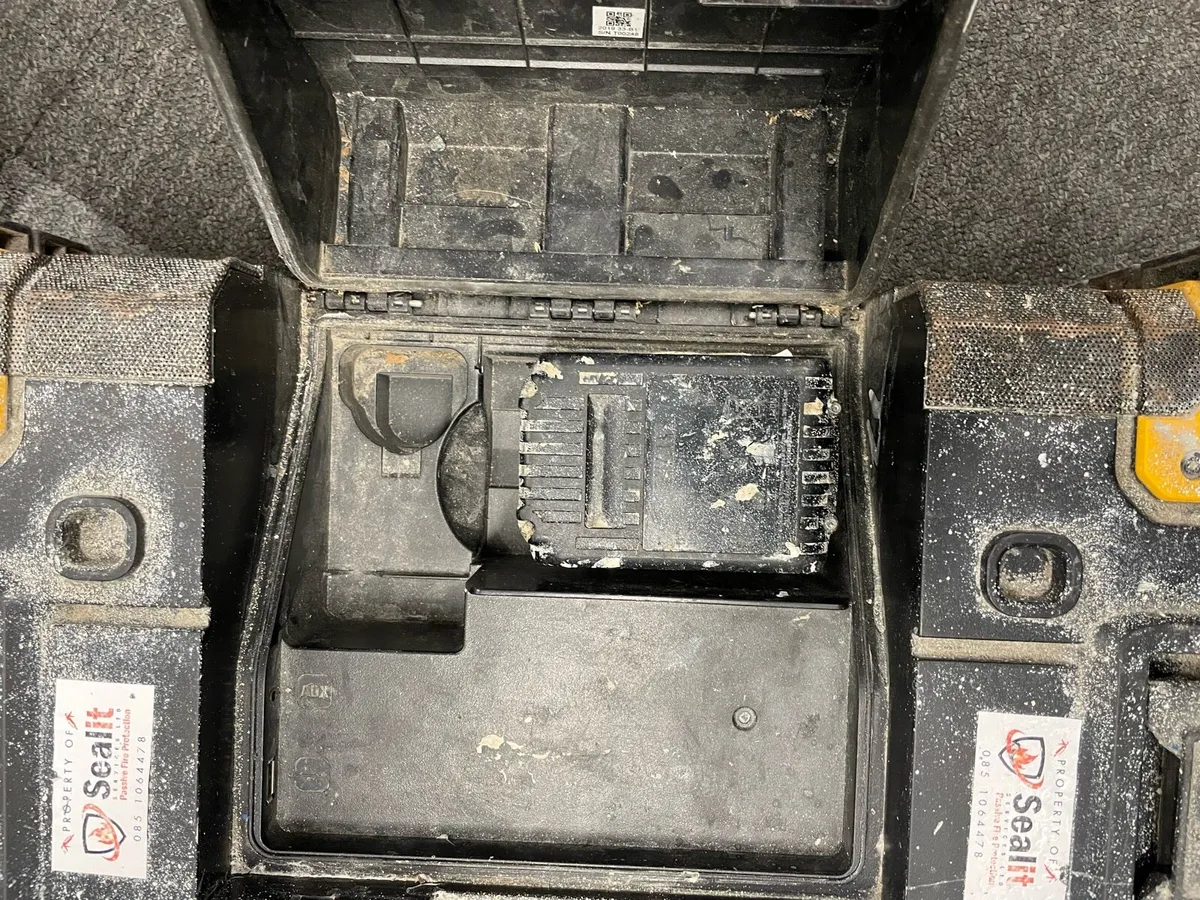 De Walt Portable Site Radio DWST1 81079 - Image 3