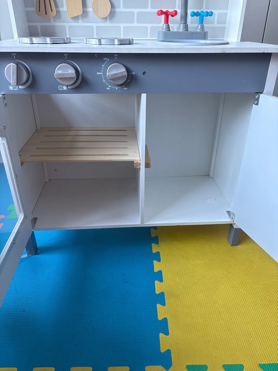 Wooden toy kitchen - Image 2