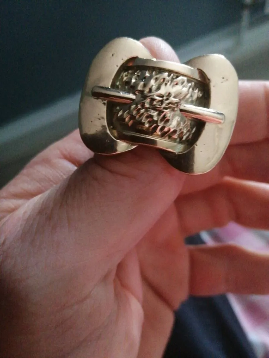 Gold ring - Image 2
