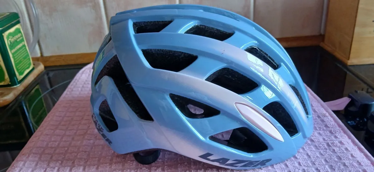Adult Lazer cycling helmet . - Image 1