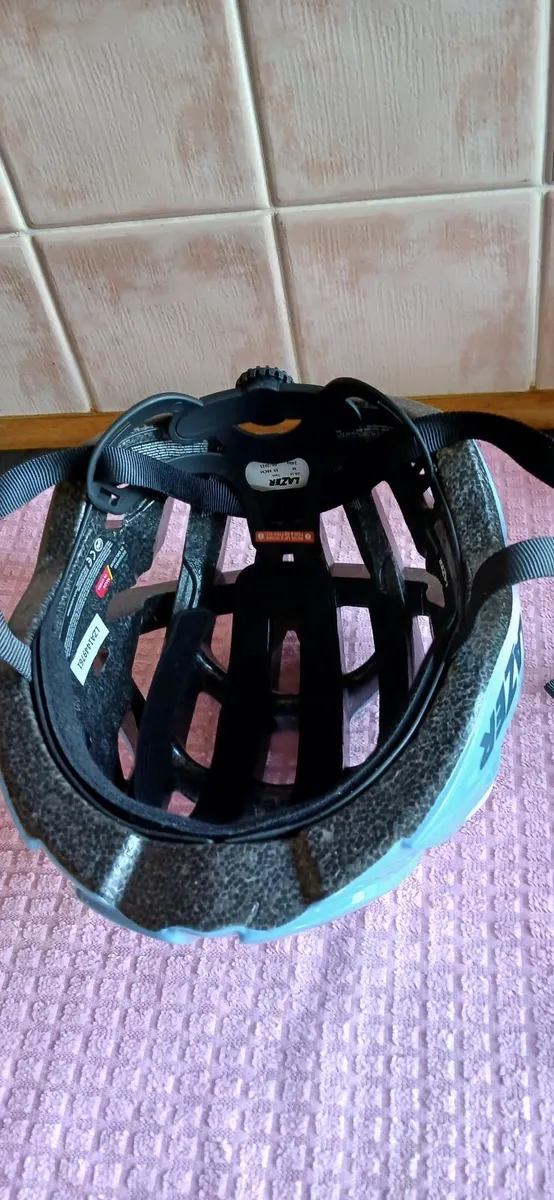 Adult Lazer cycling helmet . - Image 2