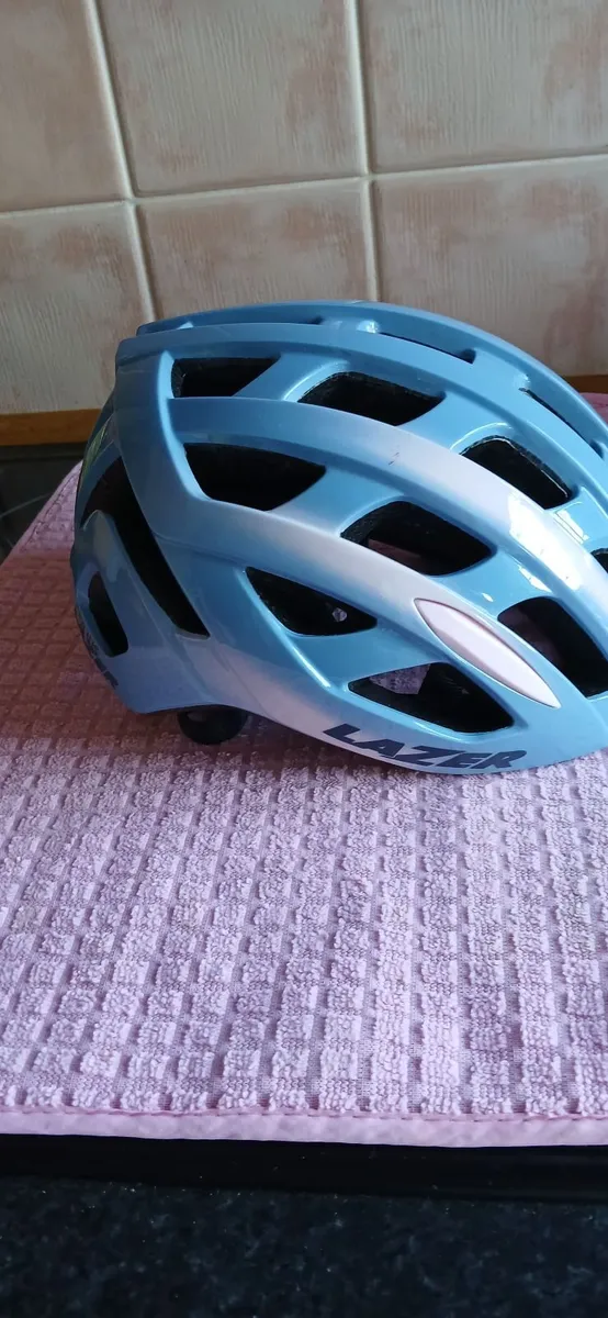 Adult Lazer cycling helmet . - Image 3