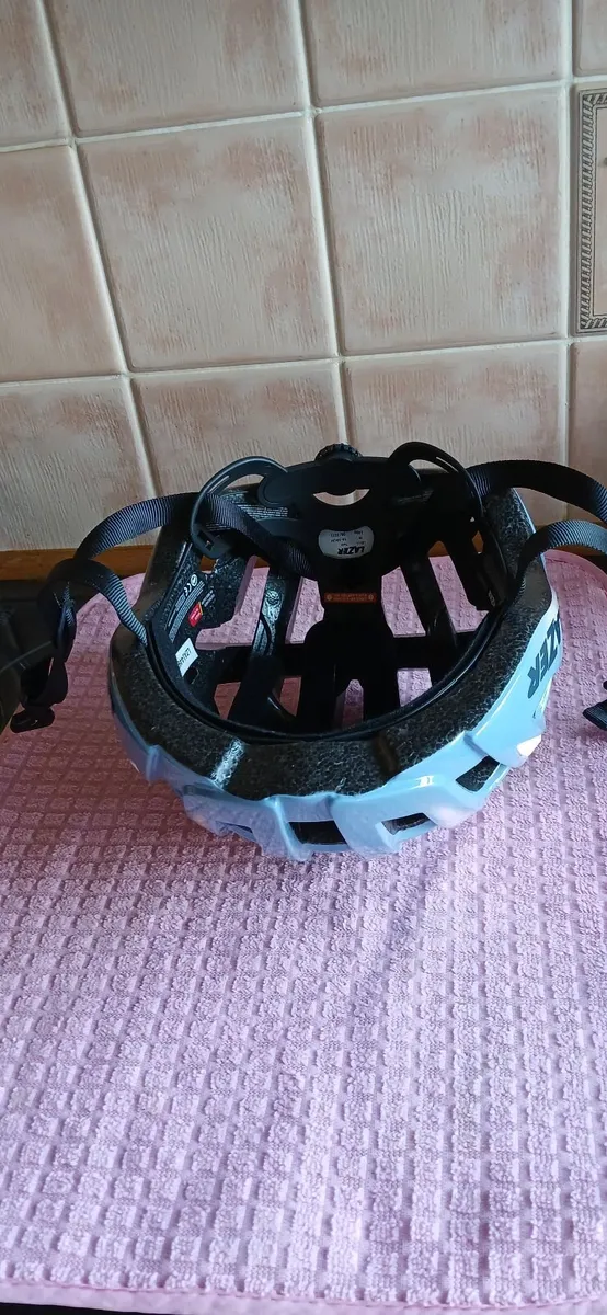 Adult Lazer cycling helmet . - Image 4