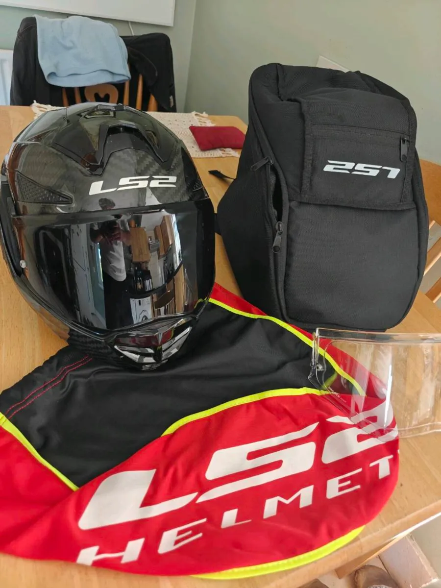 LS2 Advant X Carbon - Image 1