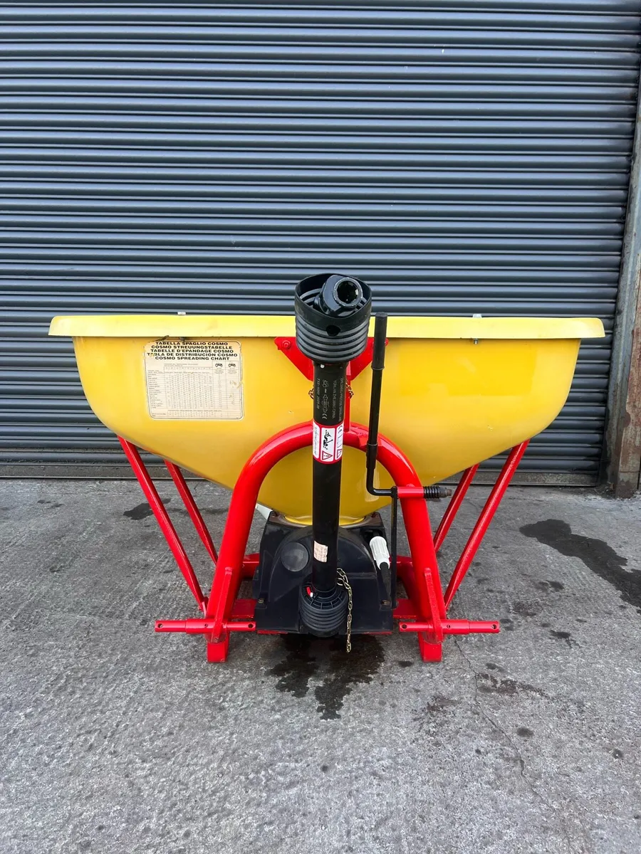 Cosmo Fertiliser Spreader - Image 2