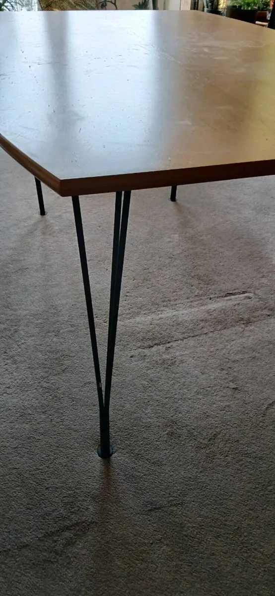Dining Table and 6 x chairs - Image 2