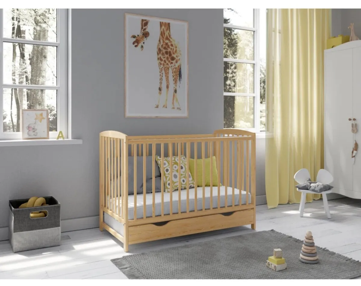 Baby cot - Image 1