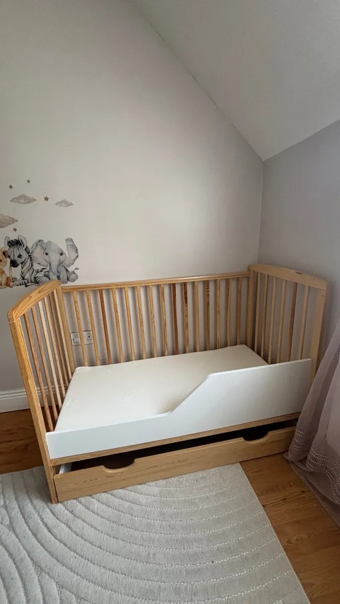 Baby cot - Image 2