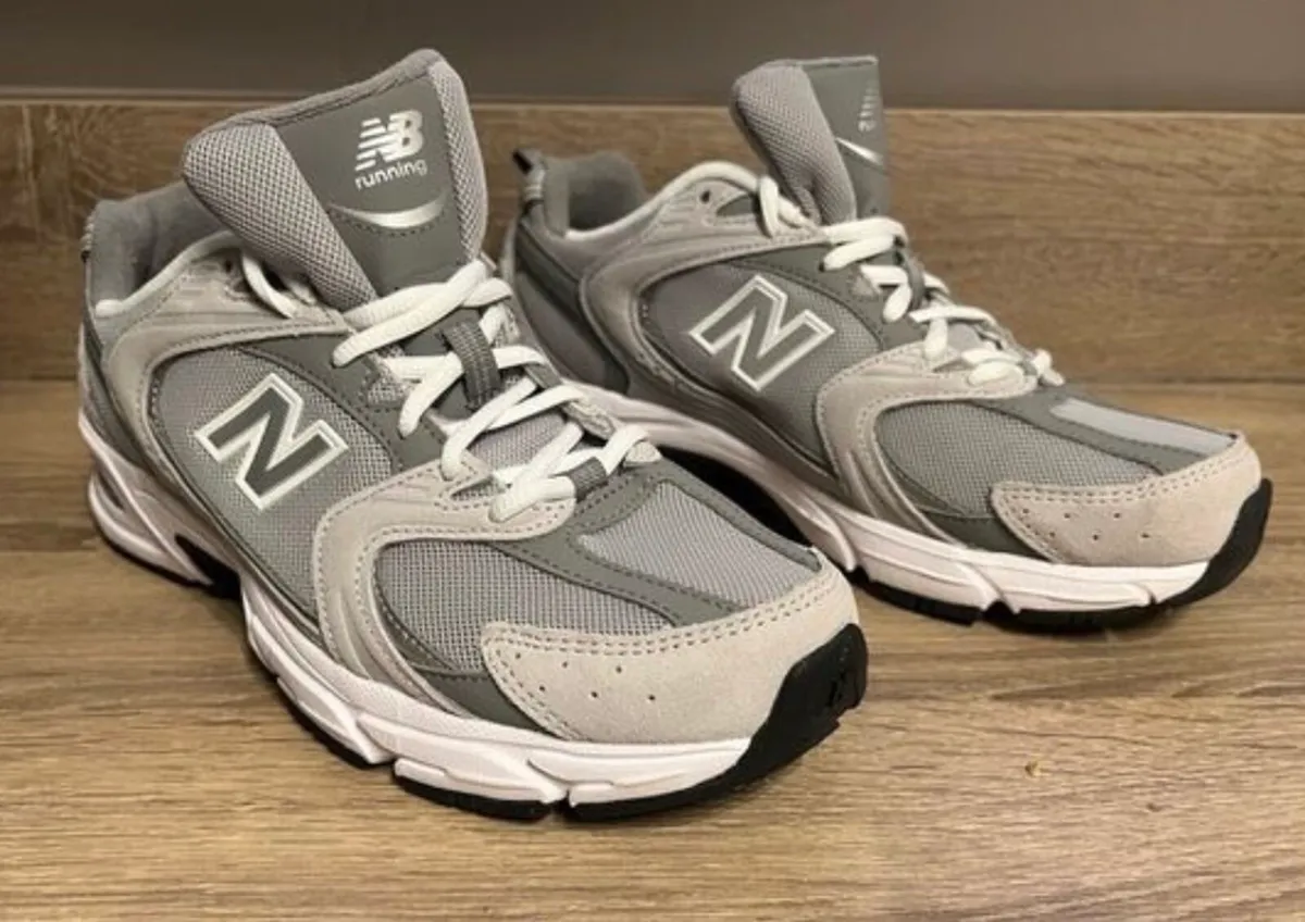BRAND NEW LADIES NEW BALANCE 530 TRAINERS - Image 2