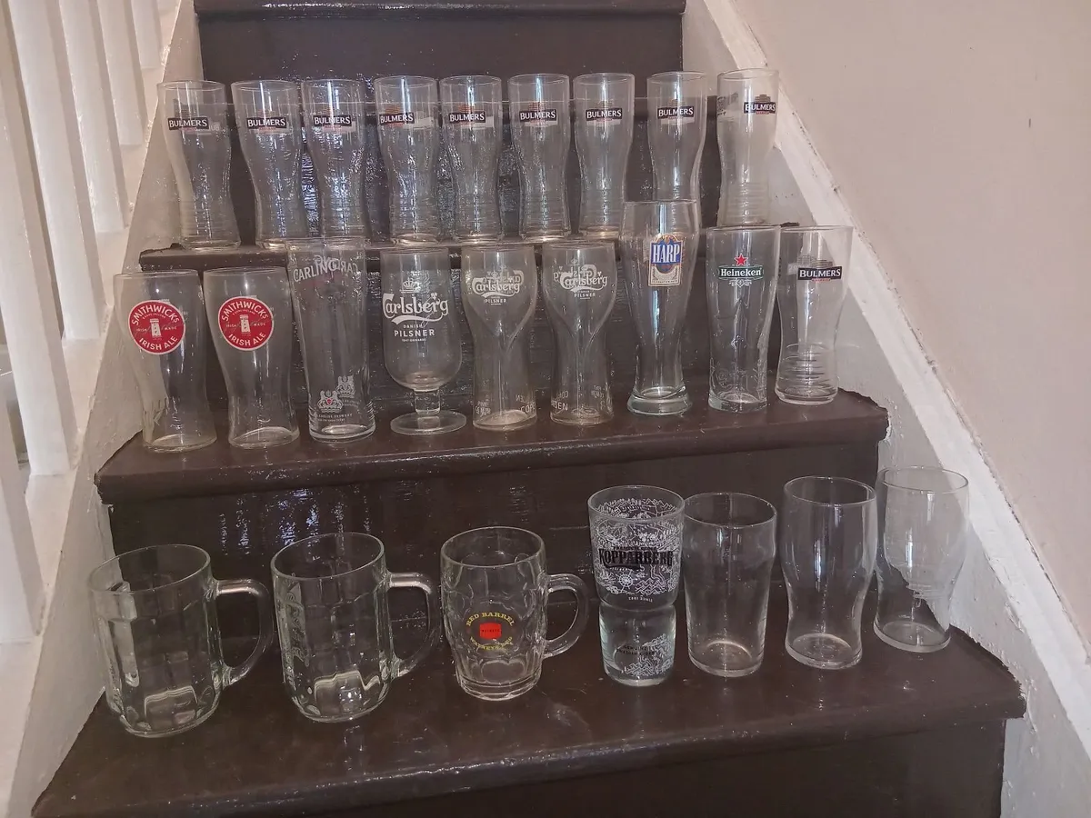 25 PINT GLASSES - Image 1