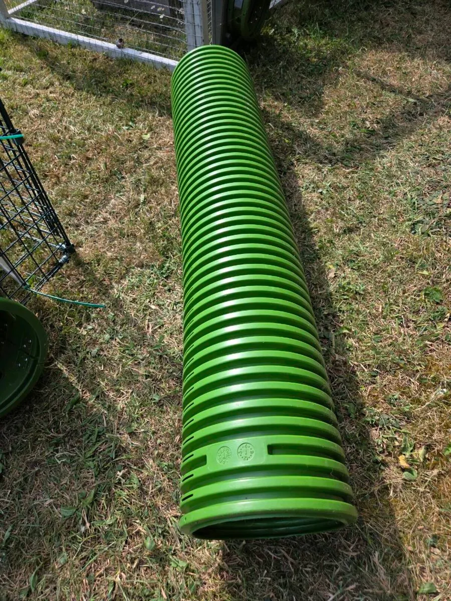 Zippi Rabbit Run & Tunnel & free hutch - Image 3