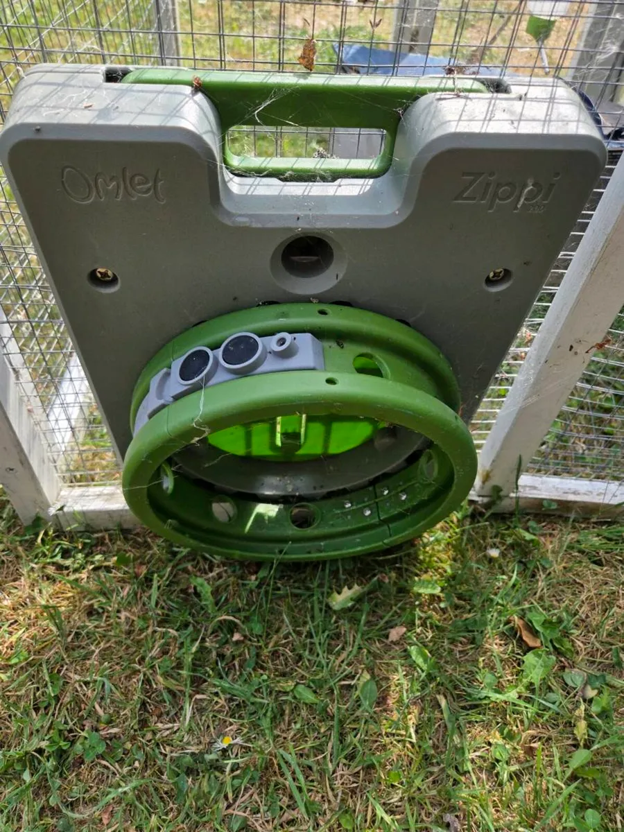 Zippi Rabbit Run & Tunnel & free hutch - Image 4