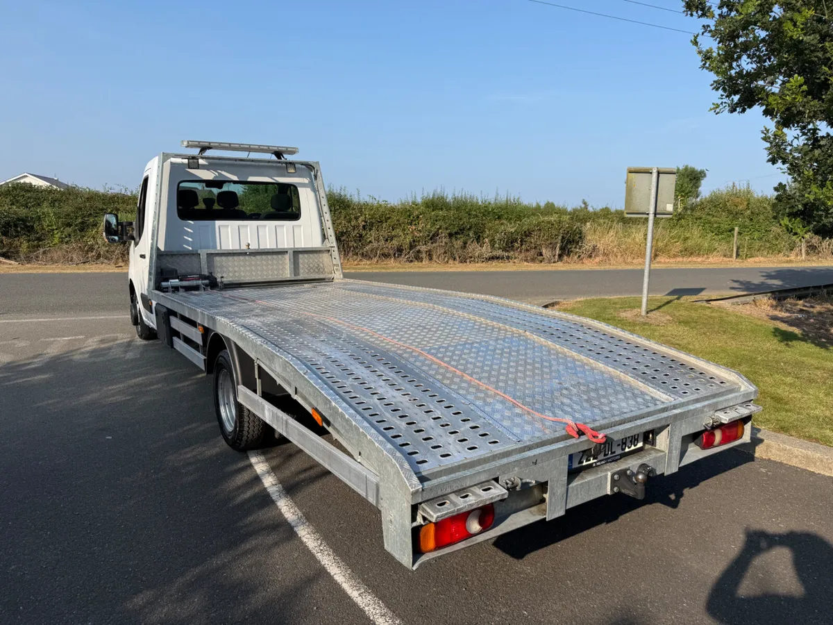2022 222 Renault Master Recovery Truck Twin wheel - Image 4