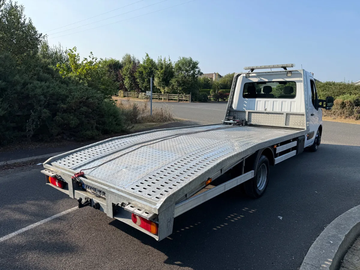 2022 222 Renault Master Recovery Truck Twin wheel - Image 3