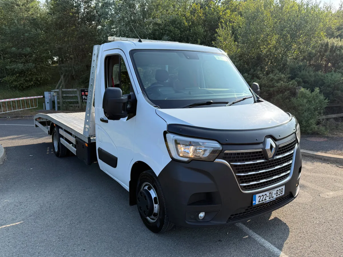 2022 222 Renault Master Recovery Truck Twin wheel - Image 2