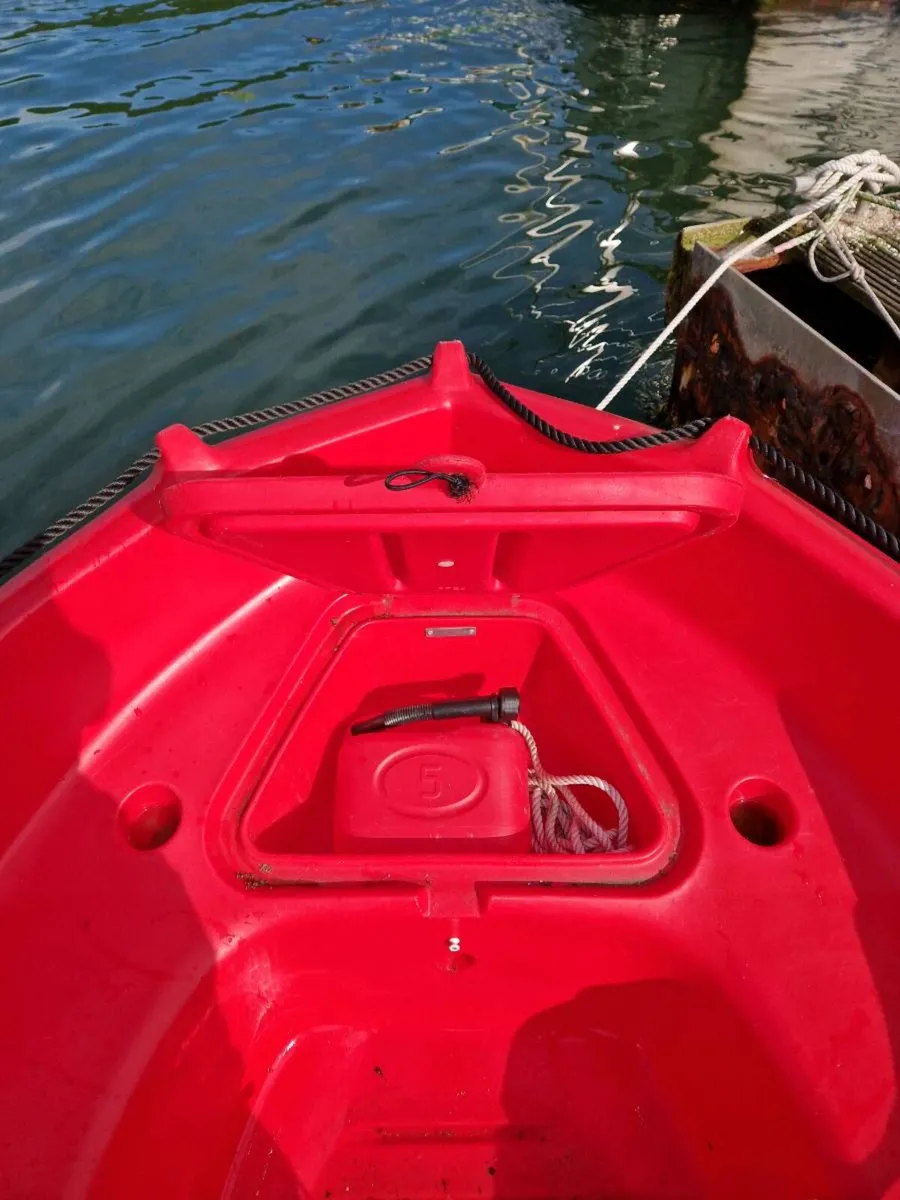 Whaly 3.1 m polyethylene boat - Image 3