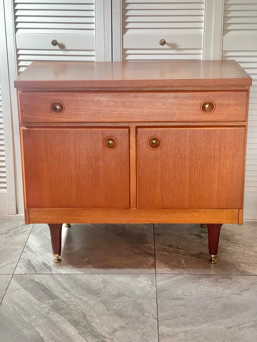 Mid century sideboard - Image 1