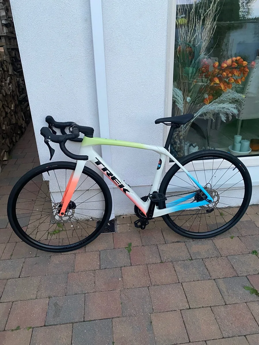 Trek Domane SL5 Gen 4 - Image 2