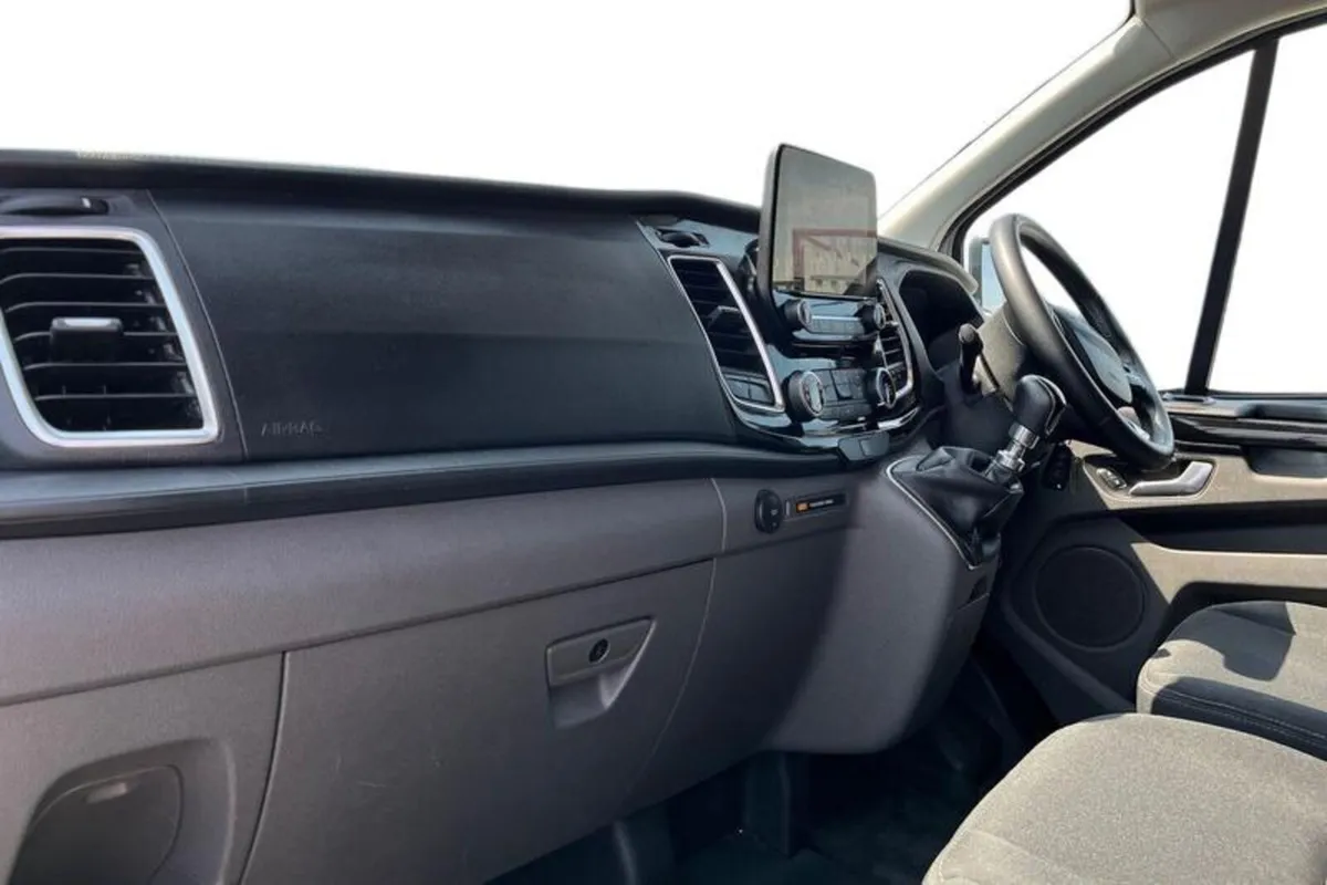 Ford Transit Custom LIMITED - Image 3