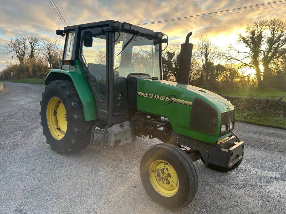 1996 John Deere 3200 - Image 3