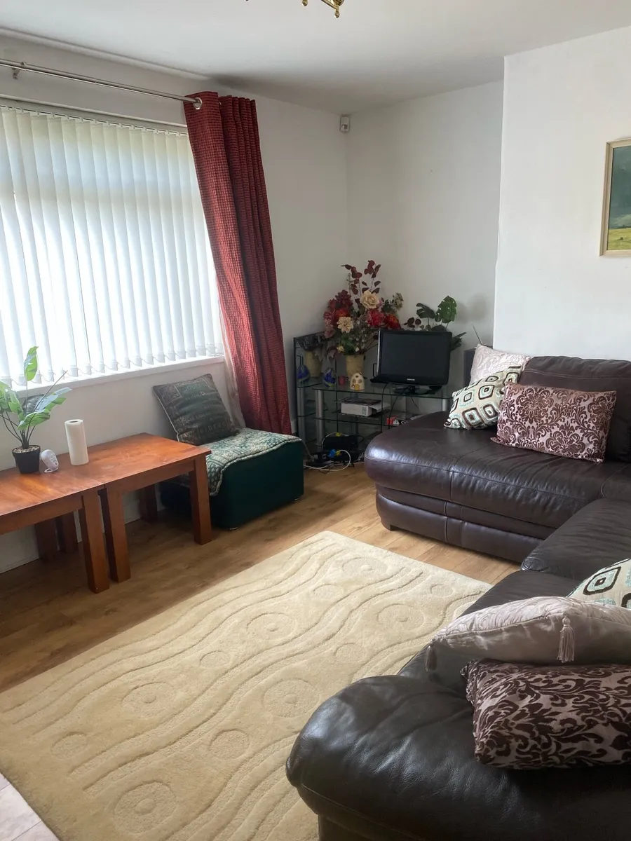Summer Holiday Home in Antrim | Sleeps 4/5 - Image 2