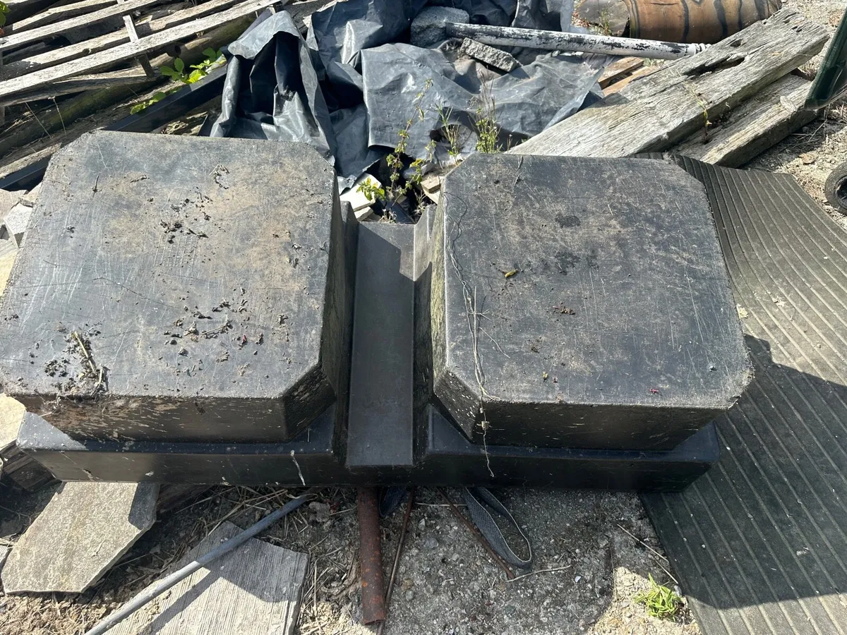2 Water Tanks JFC  and 2 Water or Feed Bins Sturdy - Image 2