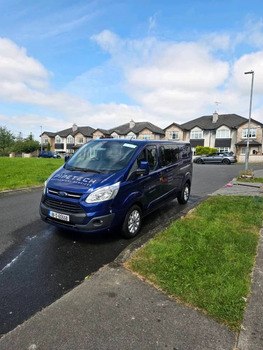 FORD TRANSIT CUSTOM CREWCAB - Image 2