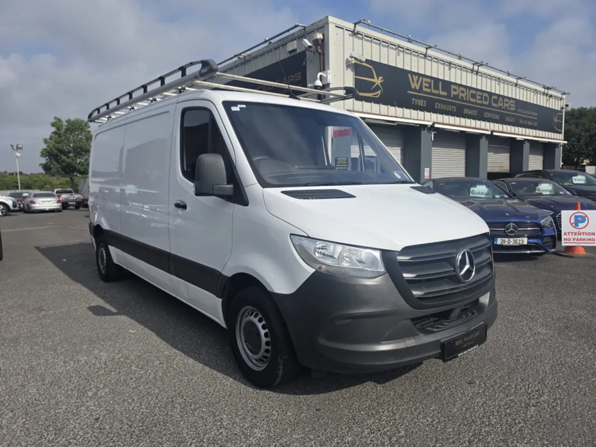 Mercedes-Benz Sprinter 211/39 FWD 6DR - Image 1