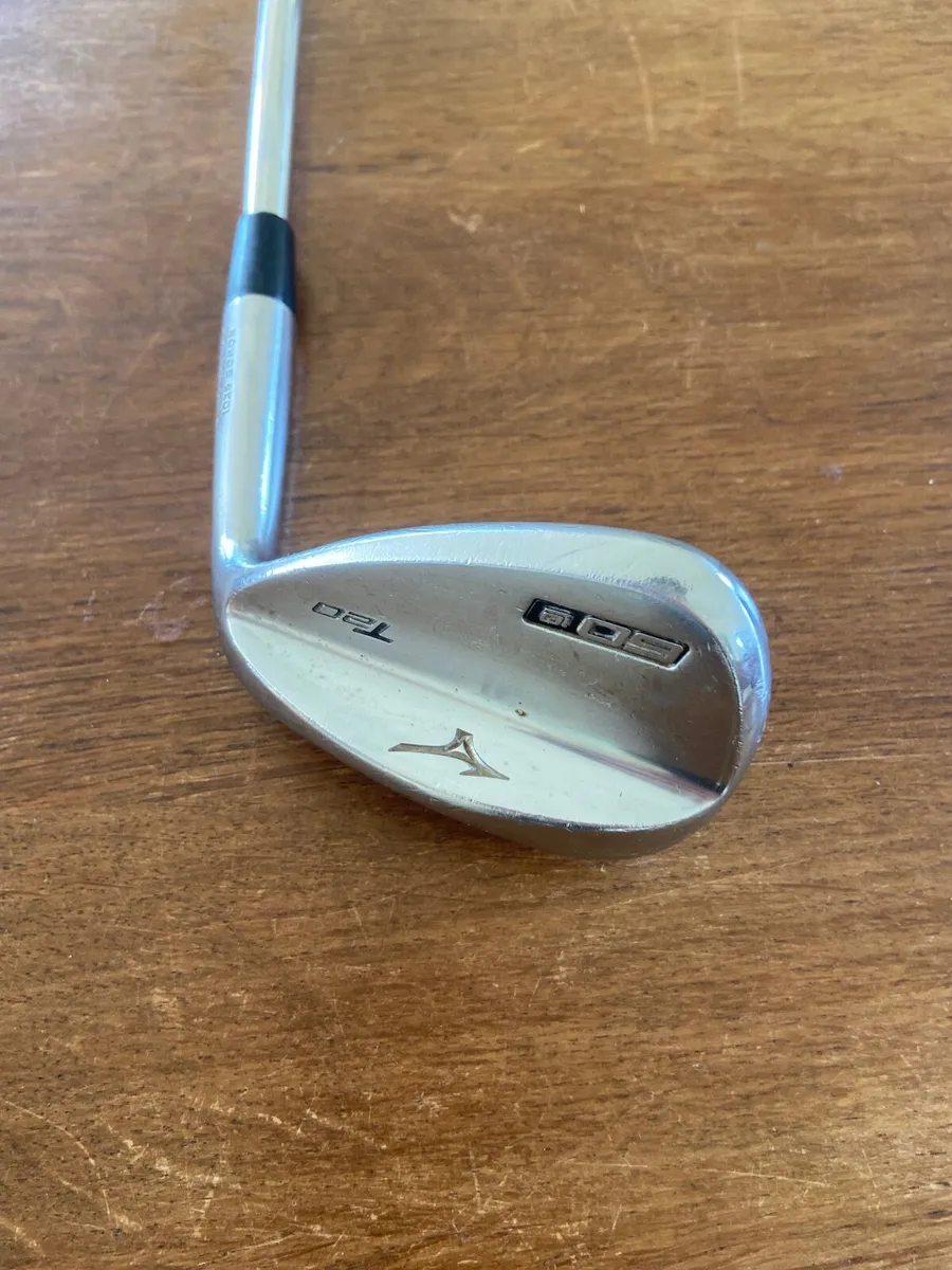 Golf club - Image 1