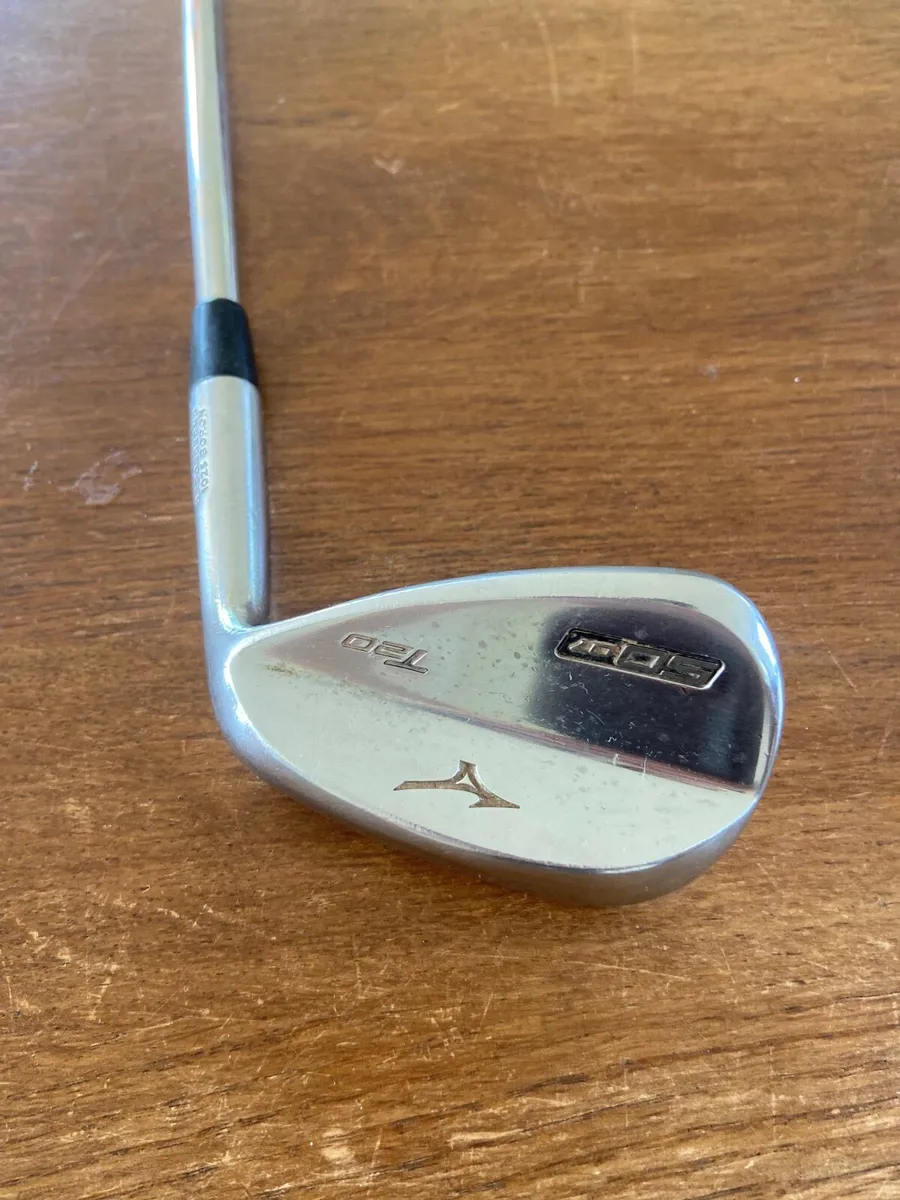 Golf club - Image 2