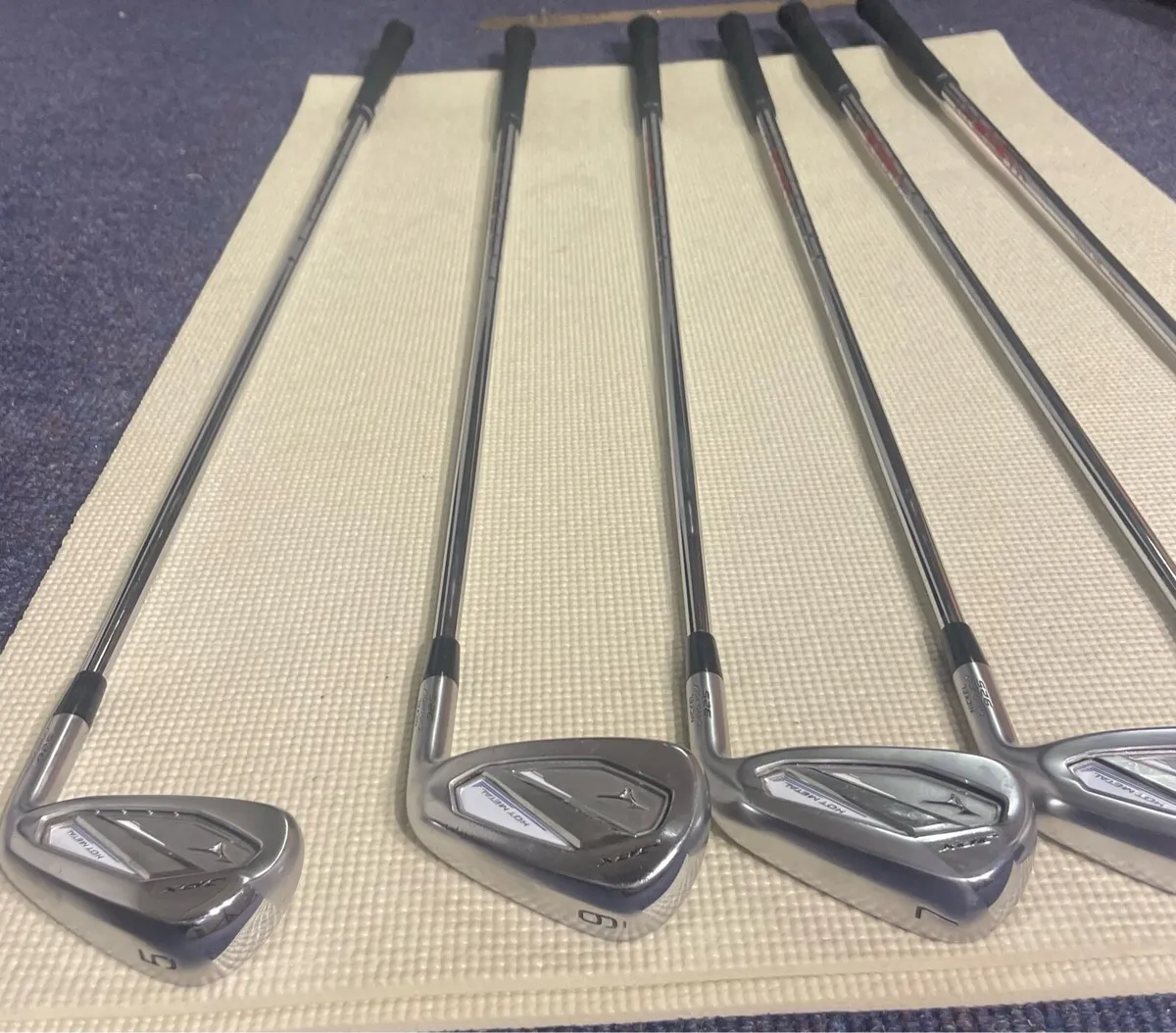 Mizuno JPX 925 hot metal golf irons - Image 3
