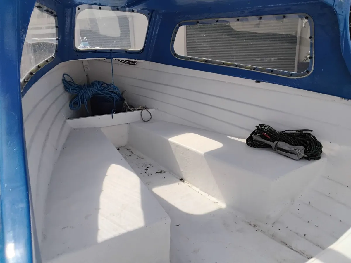 Day boat - Image 2