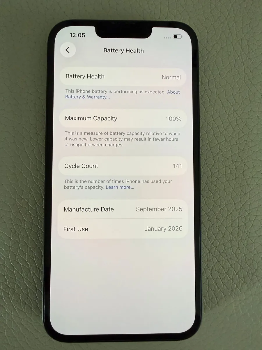iPhone 16e 128GB THREE network - Image 3