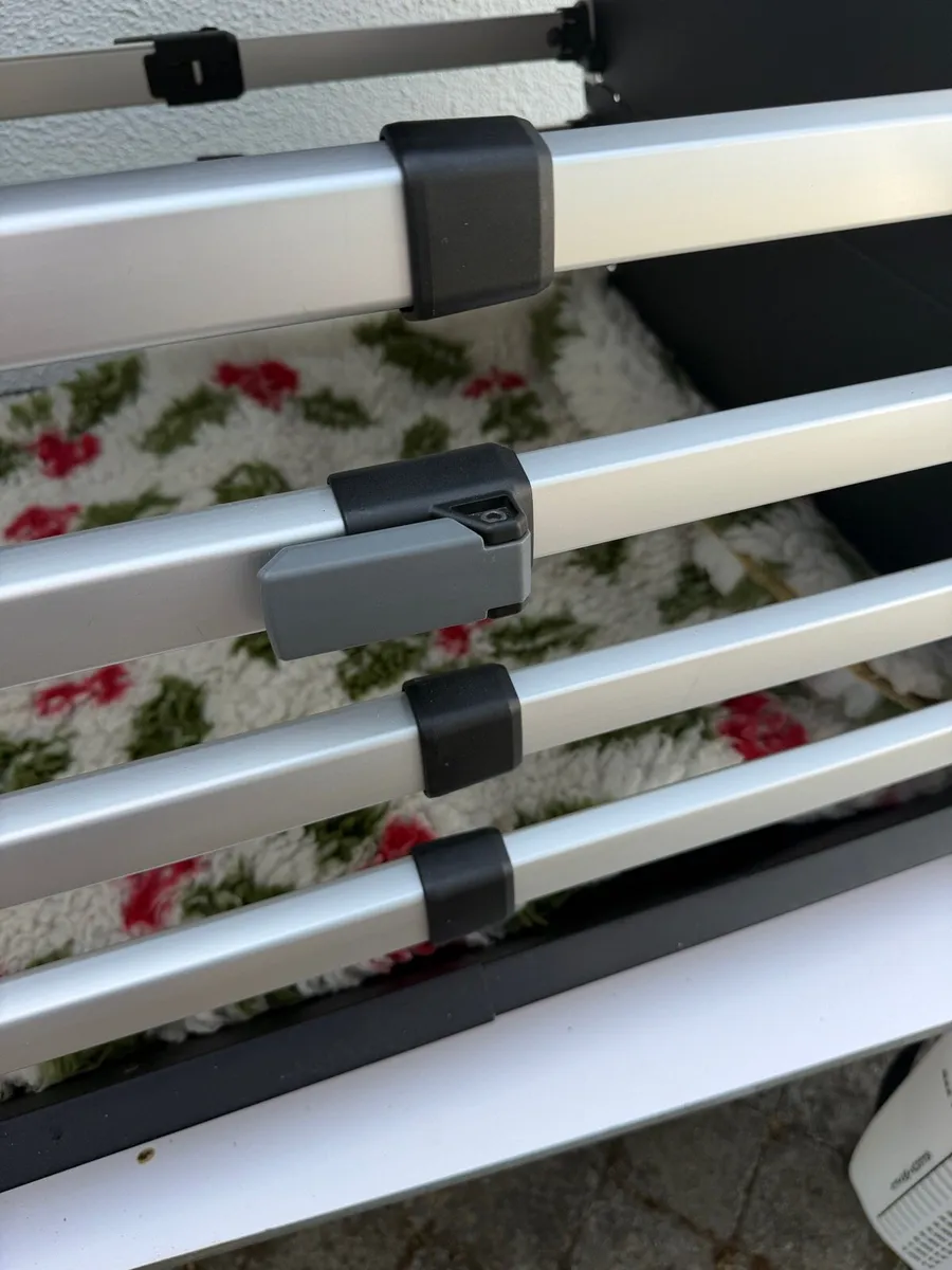 Thule Allax L dog crate for cars - Image 3