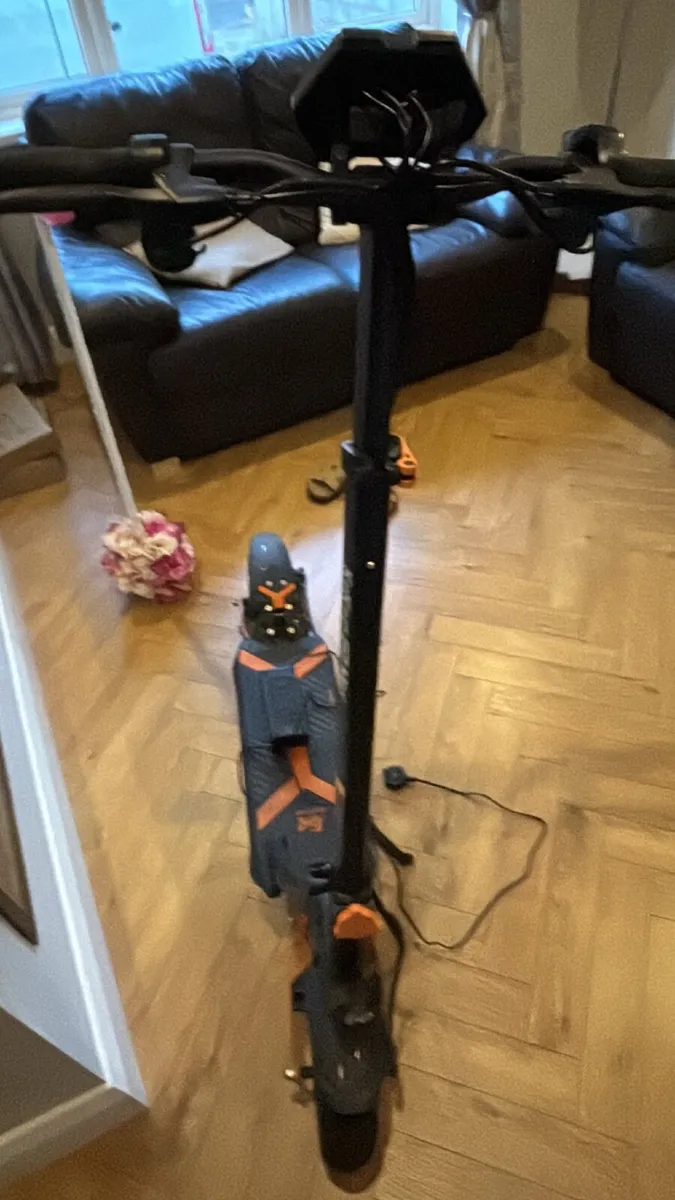 G2 max scooter - Image 1