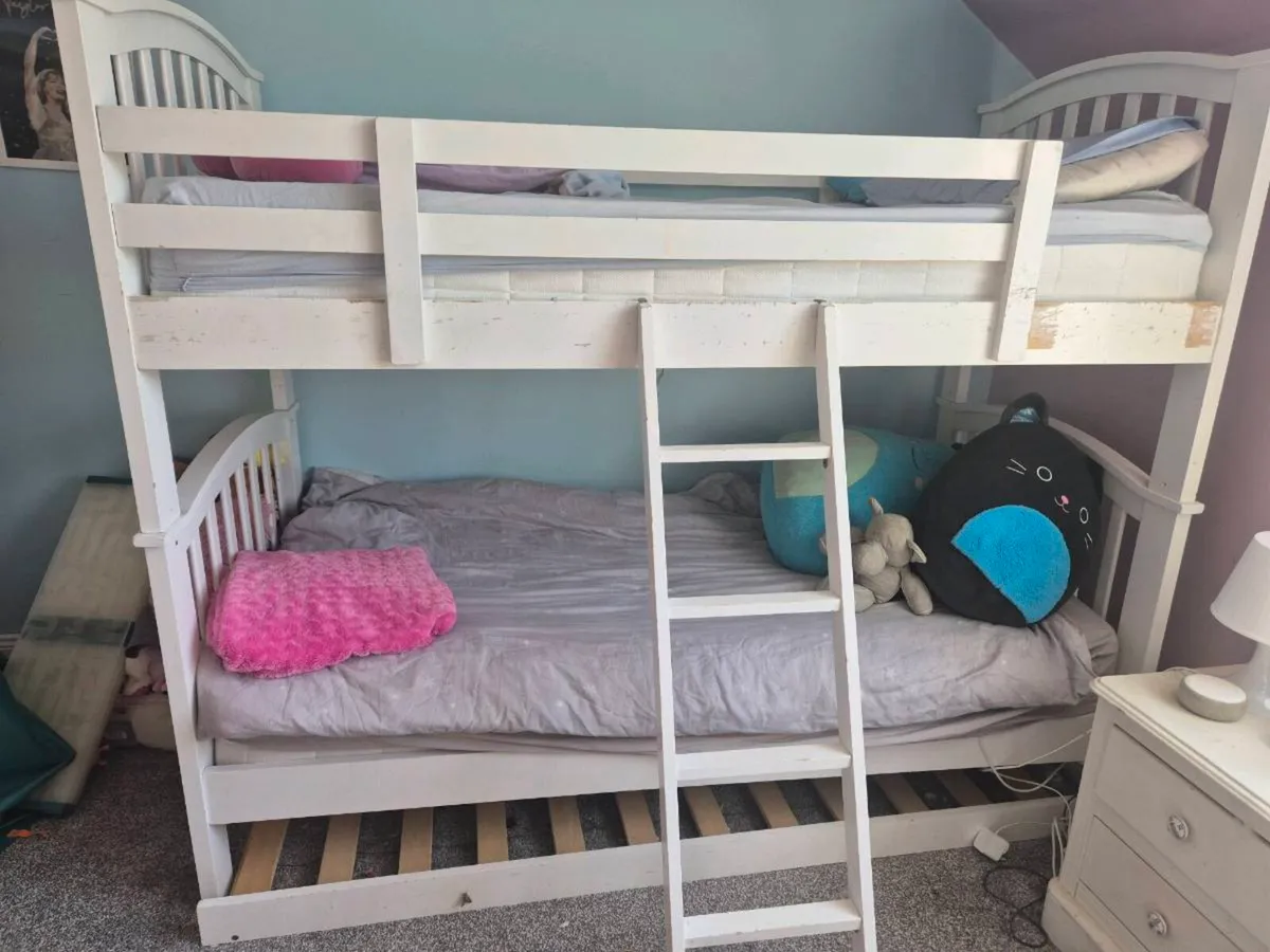 Bunk bed with sleeper underneath - Image 1