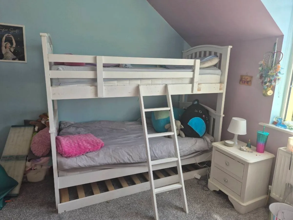 Bunk bed with sleeper underneath - Image 2