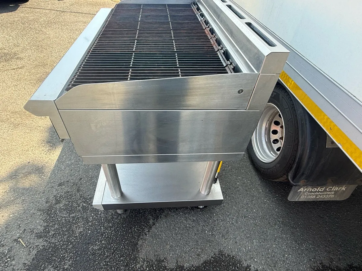 Blue seal chargrill with stand - Image 4
