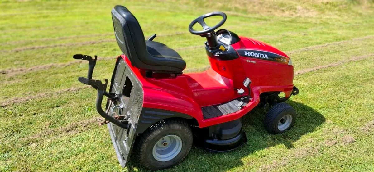 Honda Ride On Mower - Image 3
