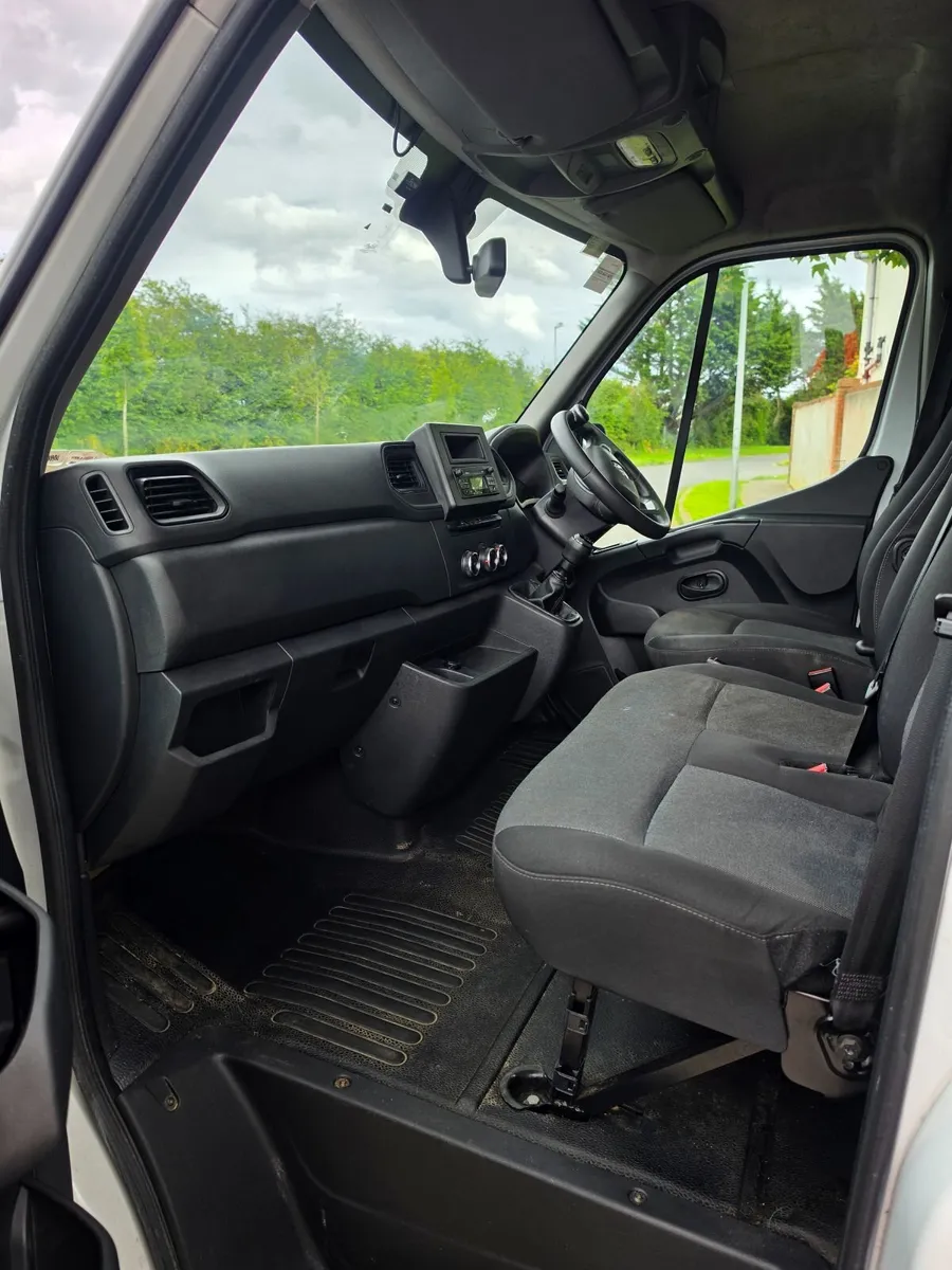 Renault Master 2023 - Image 2