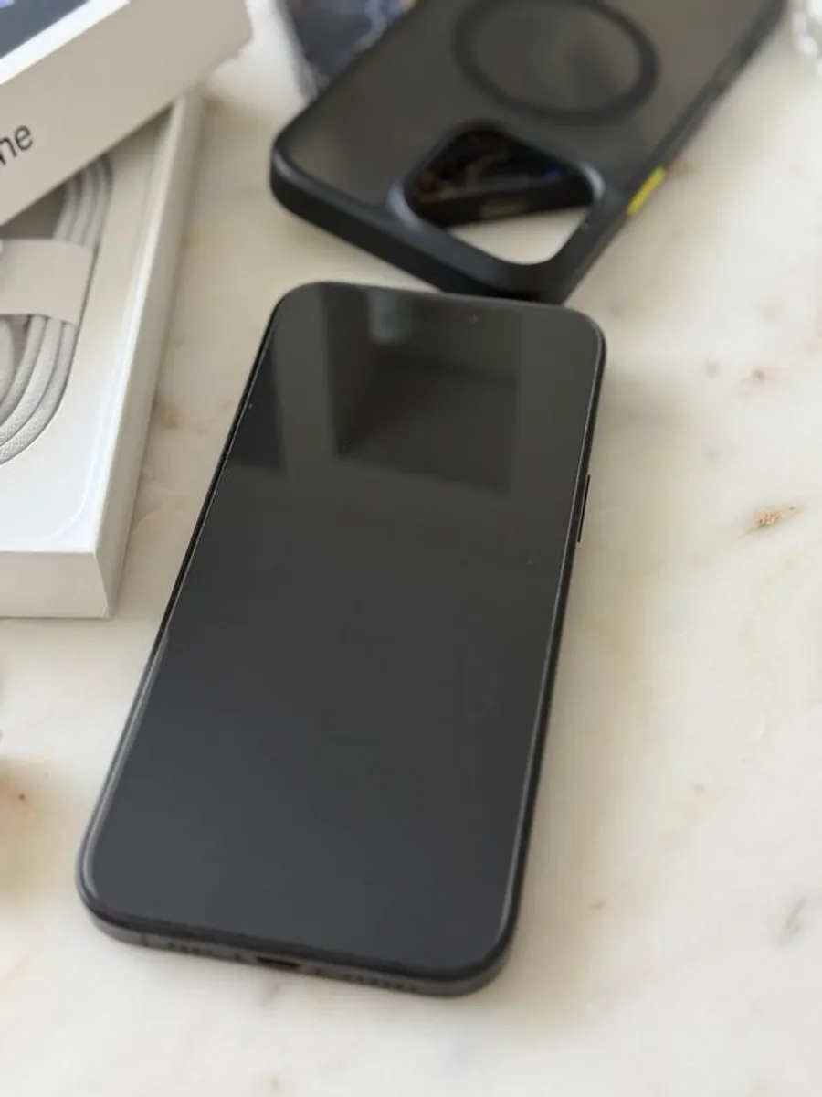 Iphone 16 Pro Max - Image 3