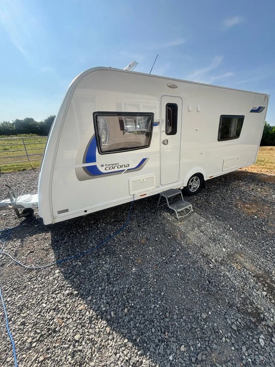 2014 Compass Corona 540 Caravan - Image 1