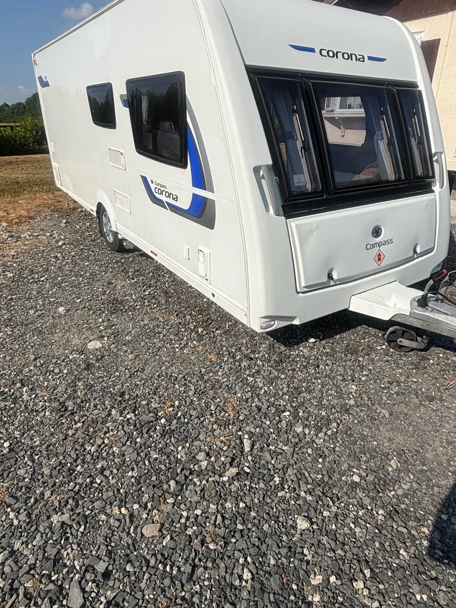 2014 Compass Corona 540 Caravan - Image 2