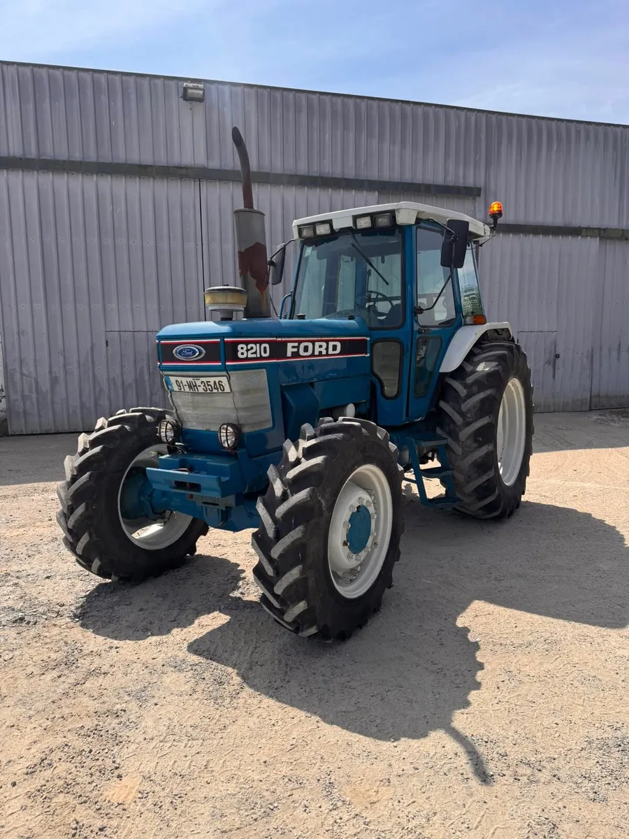 Ford 8210 - Image 1