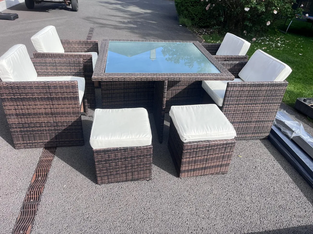 Outdoor table chairs - Image 1
