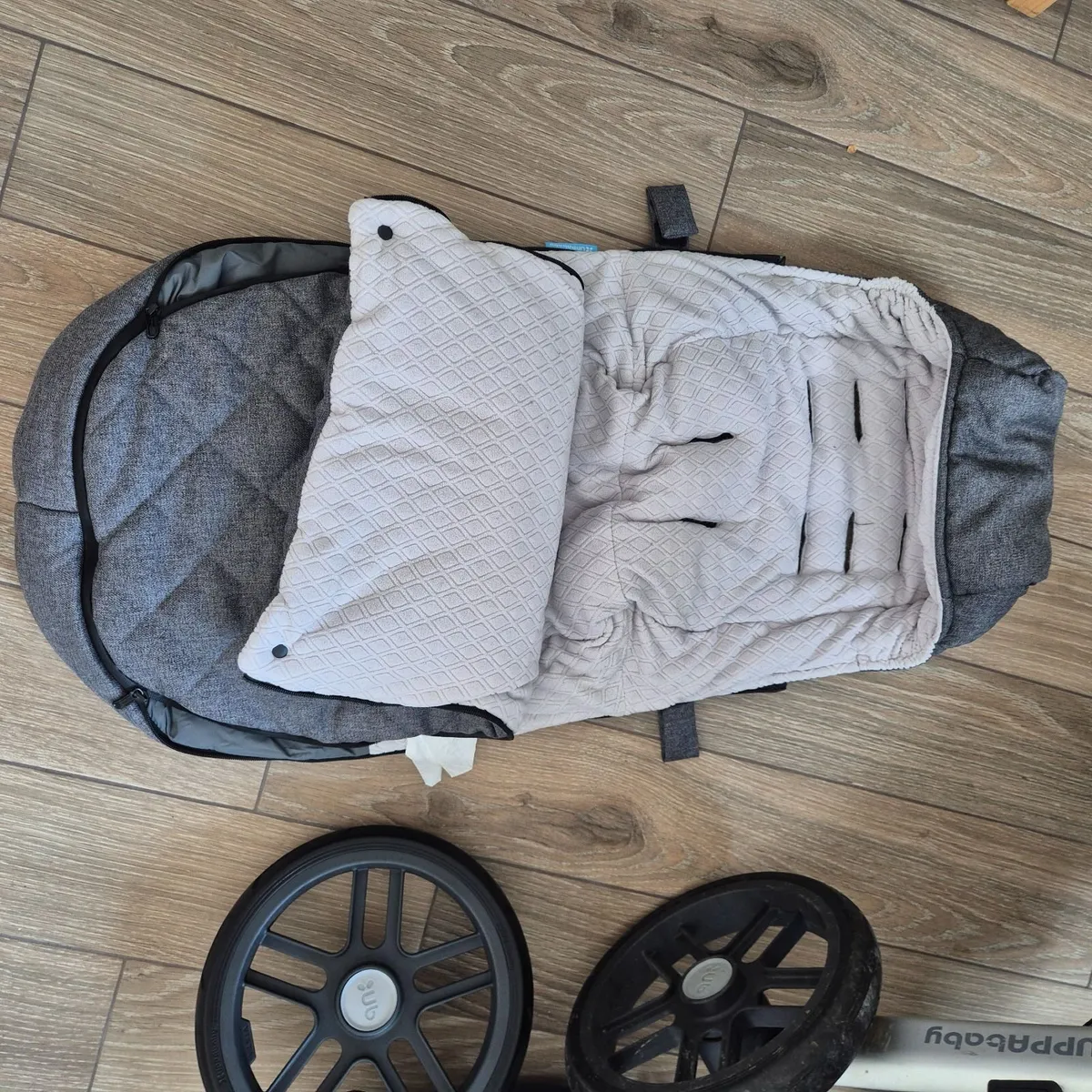 Uppa baby vista pram bundle - Image 3