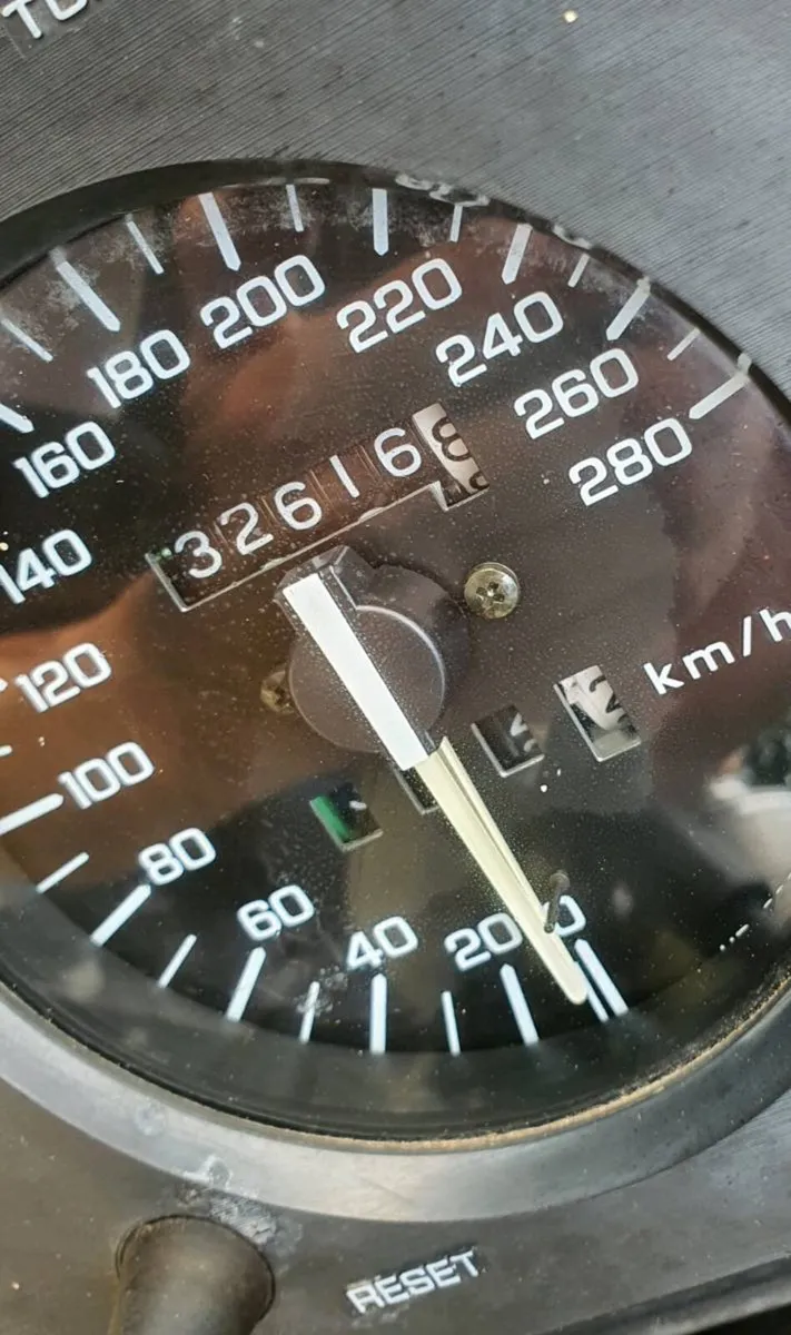 Honda VFR750 4F - Image 4