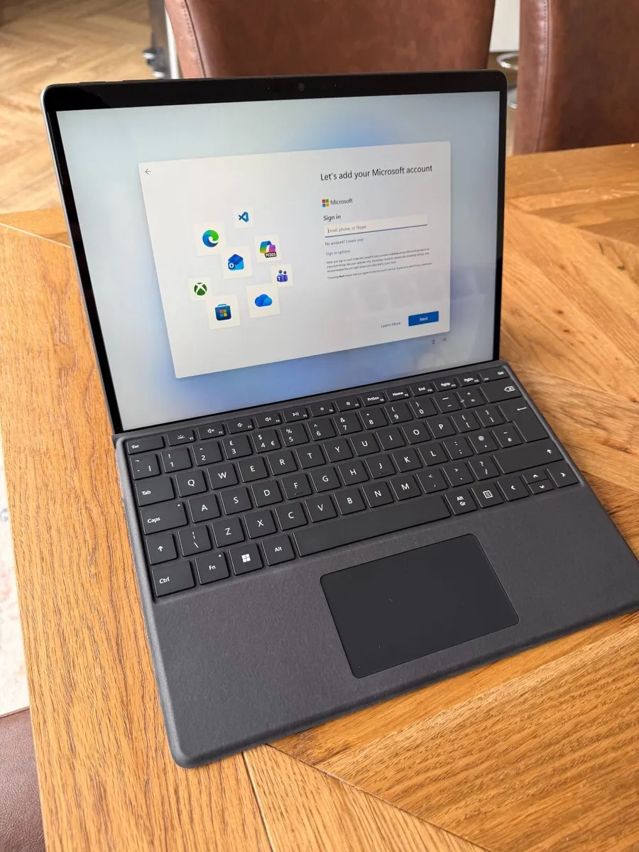 Microsoft	Surface Pro 9 - Image 1